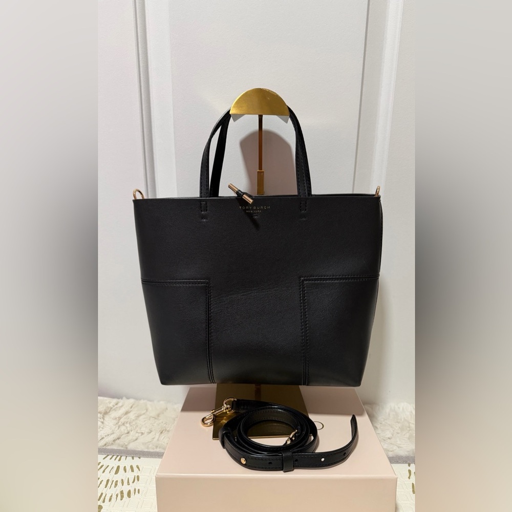 Excellent condition Tory Burch Elegant two way bag leather